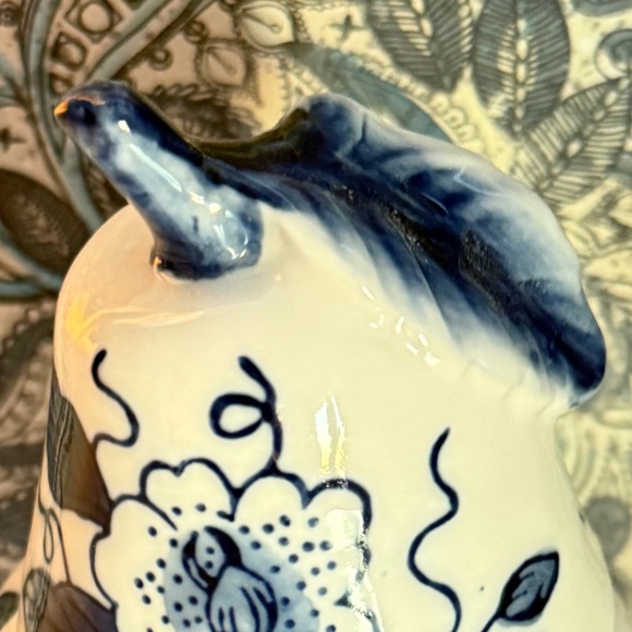 VINTAGE BOMBAY Porcelain Pear Candle Blue & White Floral A - Picture 2 of 8